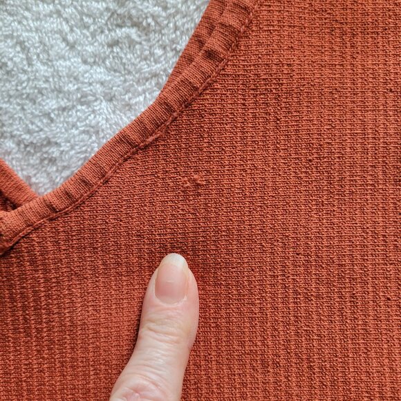 Babaton Sculpt Knit V Neck Top | Large | Flambeau - Picture 6 of 8